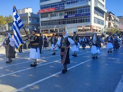 Εξαρετικός καιρός και πολυκοσμία στην παρέλαση της 28ης Οκτωβρίου